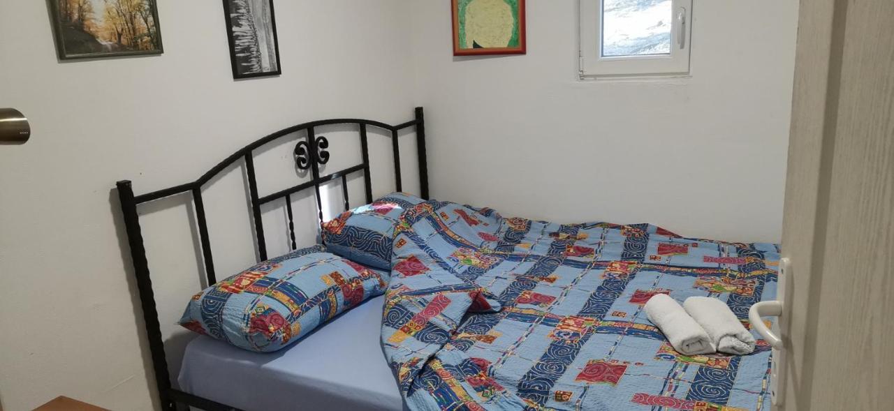Kuca Za Odmor "Crni Bor" Apartment Golubac Luaran gambar